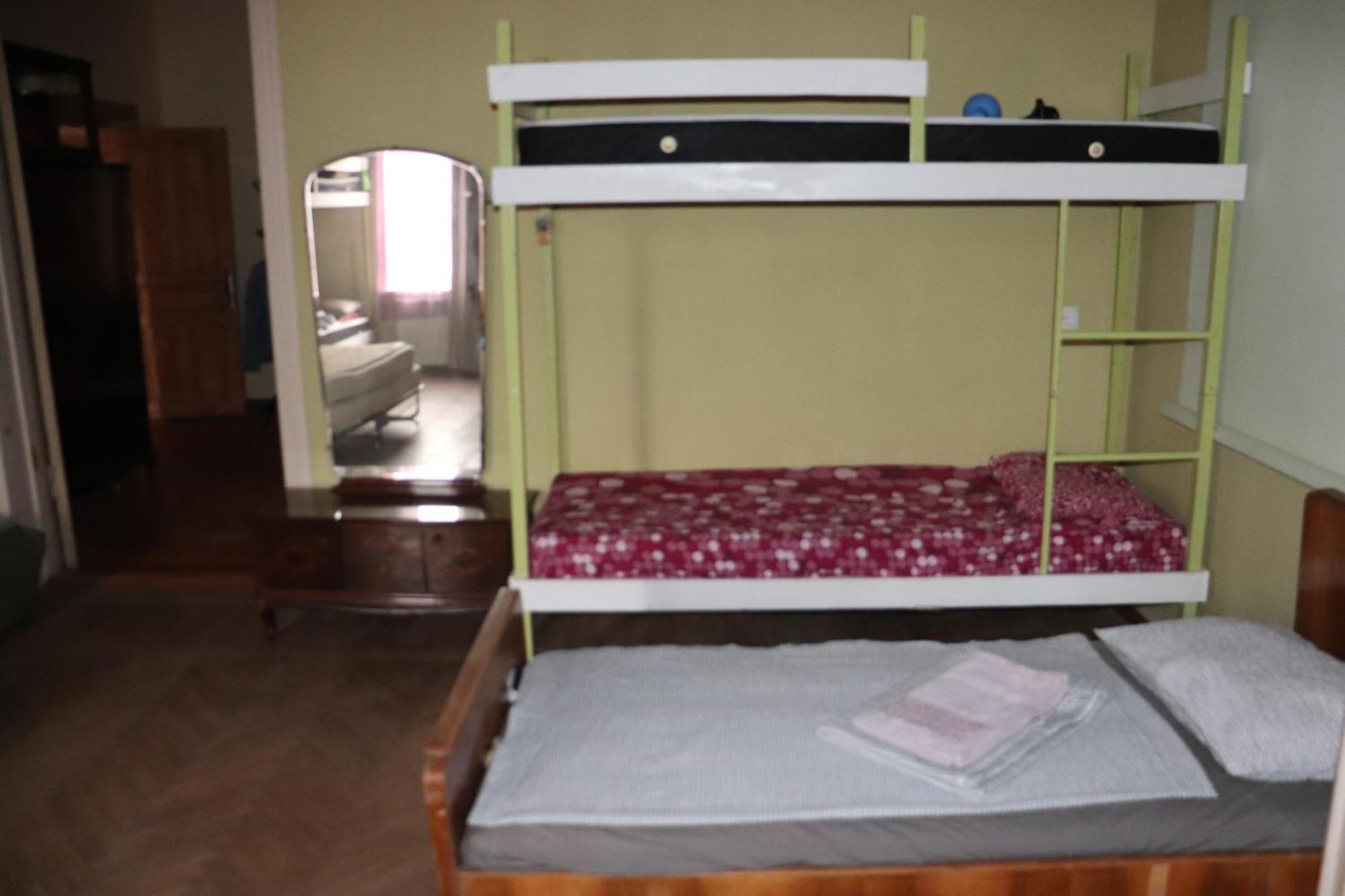 Picnic Hostel Kutaisi Exterior photo