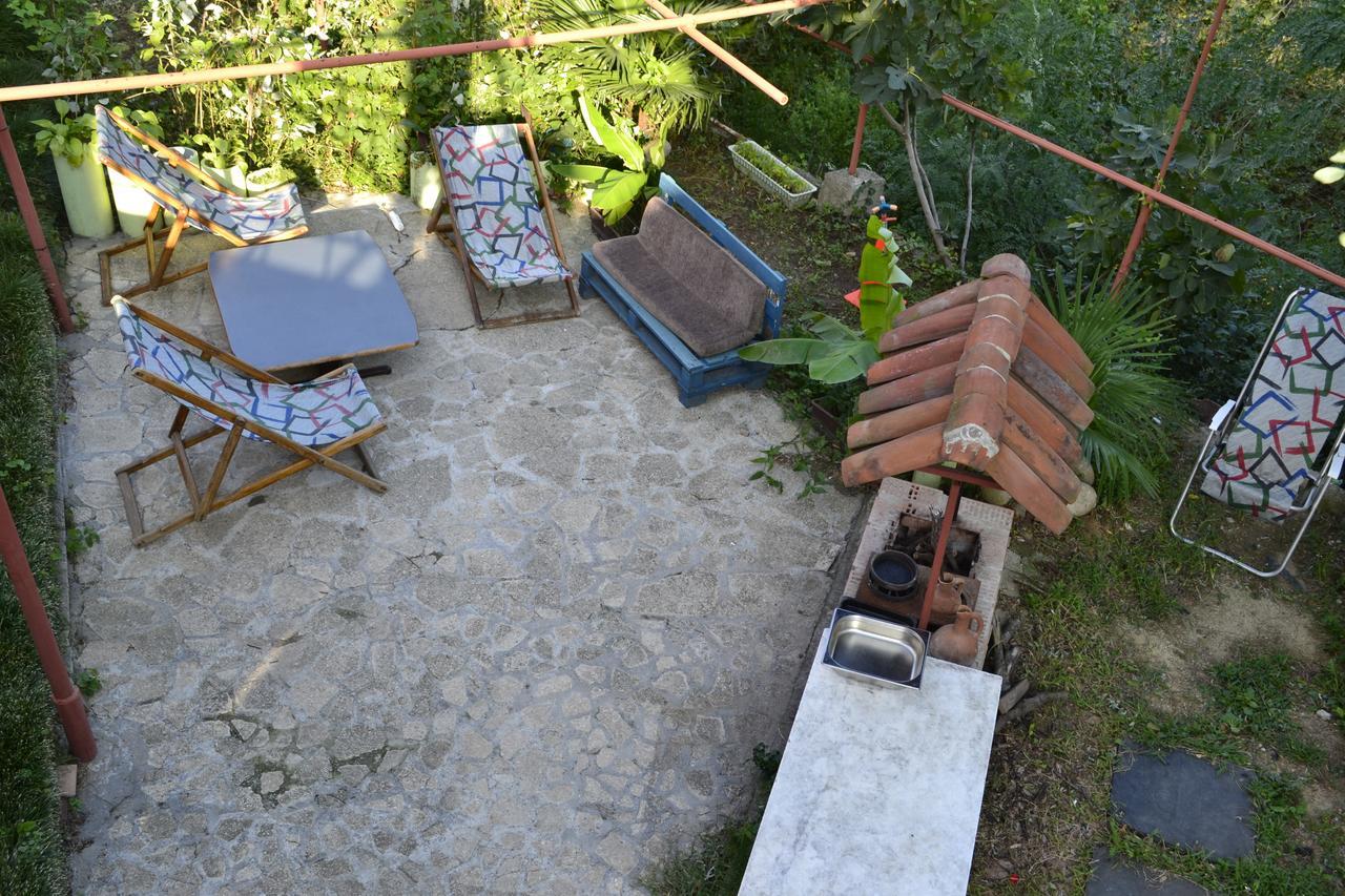 Picnic Hostel Kutaisi Exterior photo